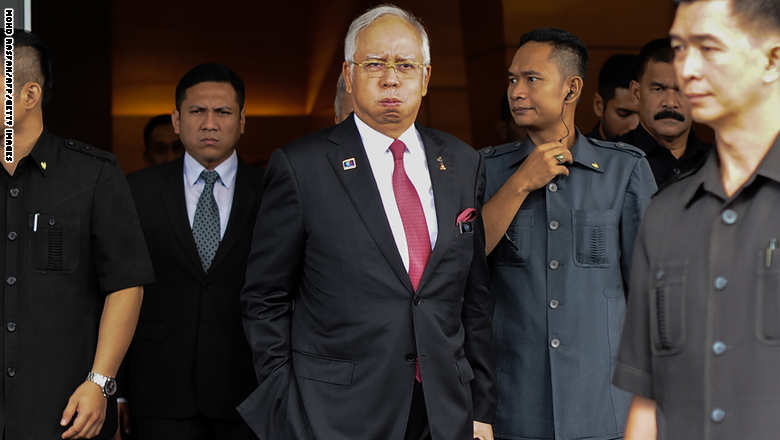 فضحية مالية.. آل سعود قدّموا “هبة” لرئيس وزراء ماليزيا بقيمة 681 مليون دولار